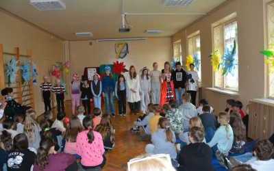 Przedstawienie (2)